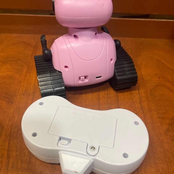 Pink Remote Control Robot Toy - Picture 5 of 14